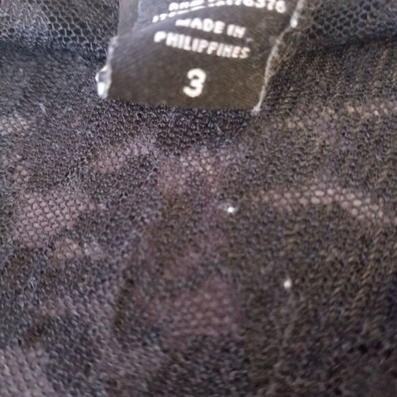 Torrid Green/Black Lace Long Sleeve Top-Size 3-PreOwned - Picture 3 of 5